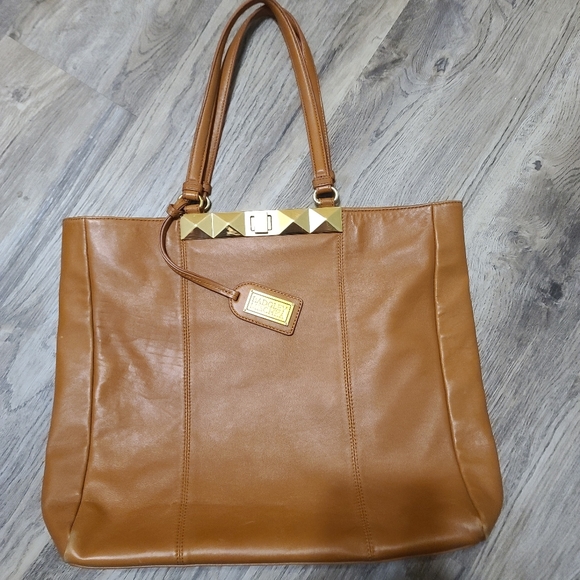 Badgley Mischka Tan with Gold Accent Bag - Picture 7 of 9